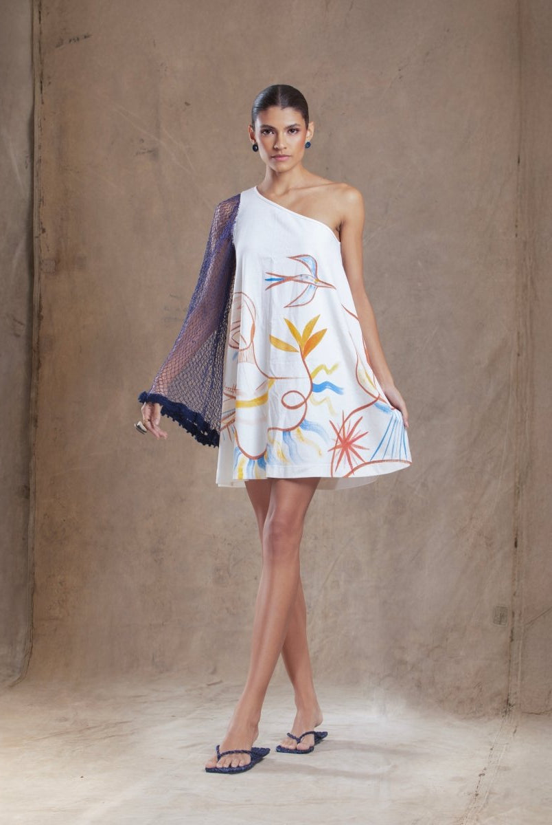 Vestido Curto Malha de Algodão Orgânico Pintado à Mão e Mangas Rede de Pesca ARIELL - Villa Dharma Rouparia Consciente