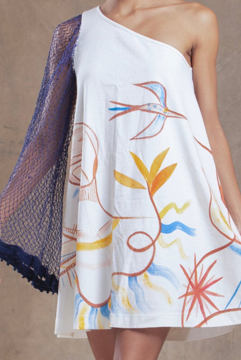 Vestido Curto Malha de Algodão Orgânico Pintado à Mão e Mangas Rede de Pesca ARIELL - Villa Dharma Rouparia Consciente