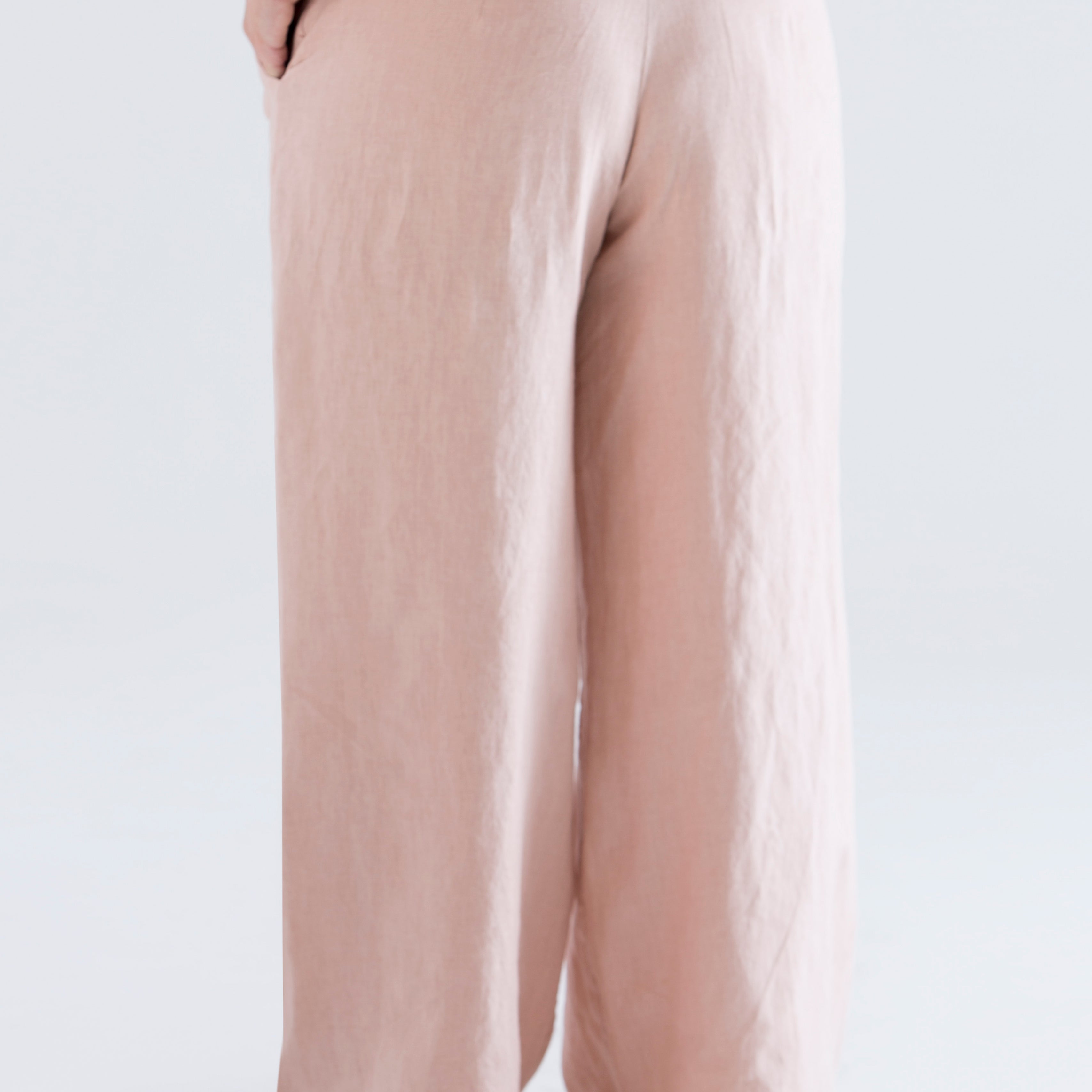 calca-pantalona-alfaitaria-feminina-sustentavel-e-atemporal-em-linho-rosa