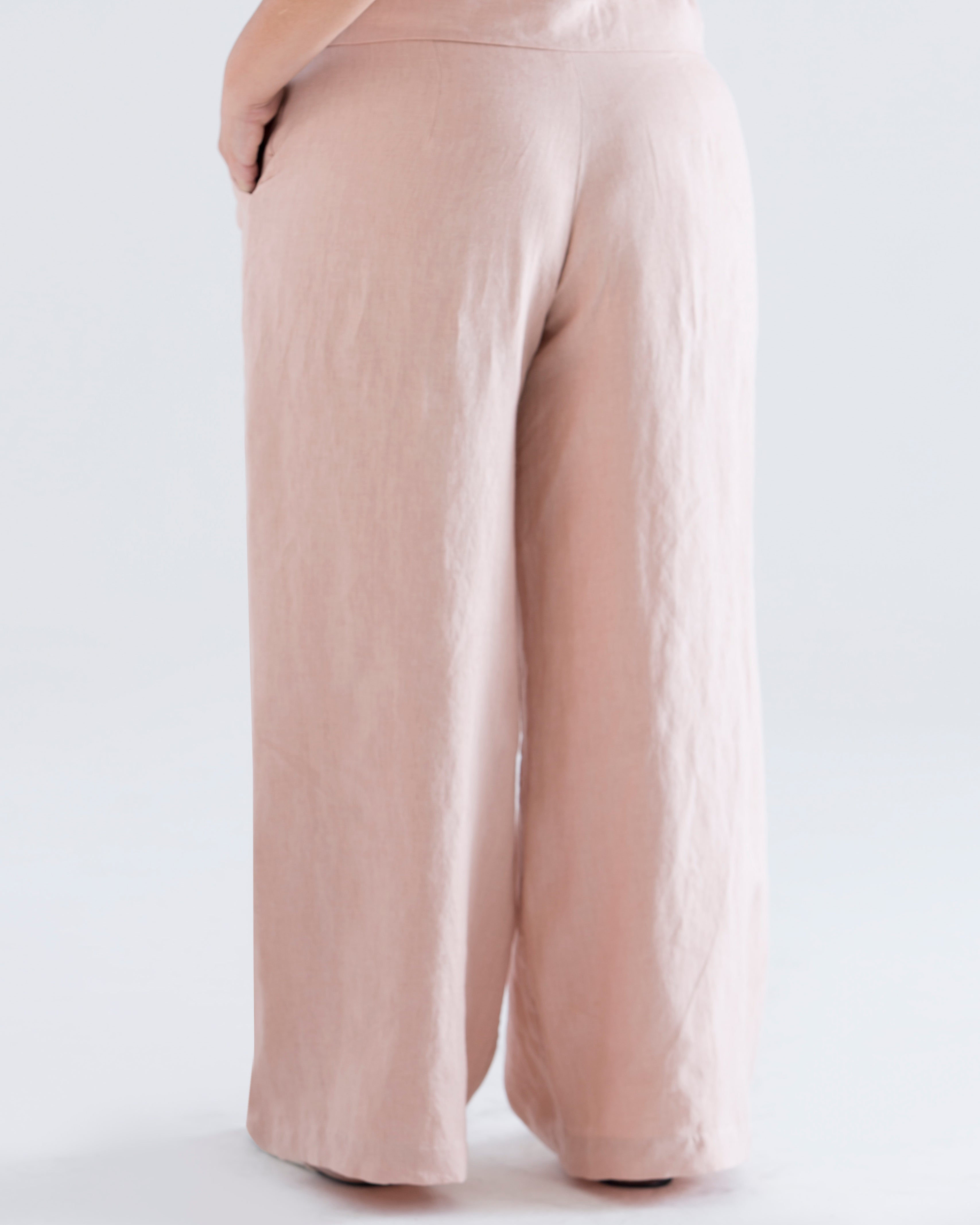 calca-pantalona-alfaitaria-feminina-sustentavel-e-atemporal-em-linho-rosa