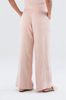 calca-pantalona-alfaitaria-feminina-sustentavel-e-atemporal-em-linho-rosa