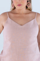 blusa-de-alcas-finas-decote-v-e-shorts-em-linho-atemporal-rosa