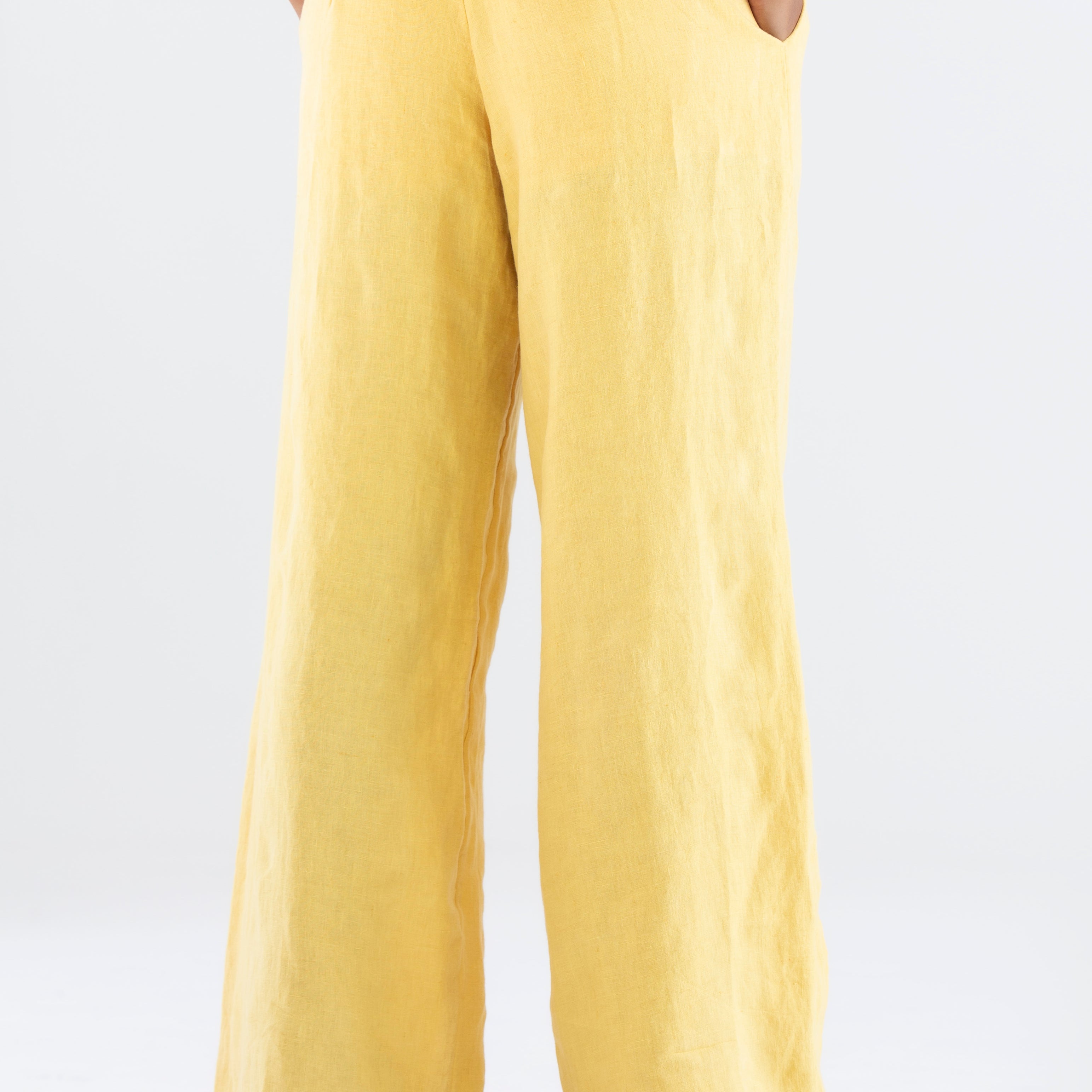 calca-pantalona-alfaitaria-feminina-sustentavel-e-atemporal-em-linho-amarela