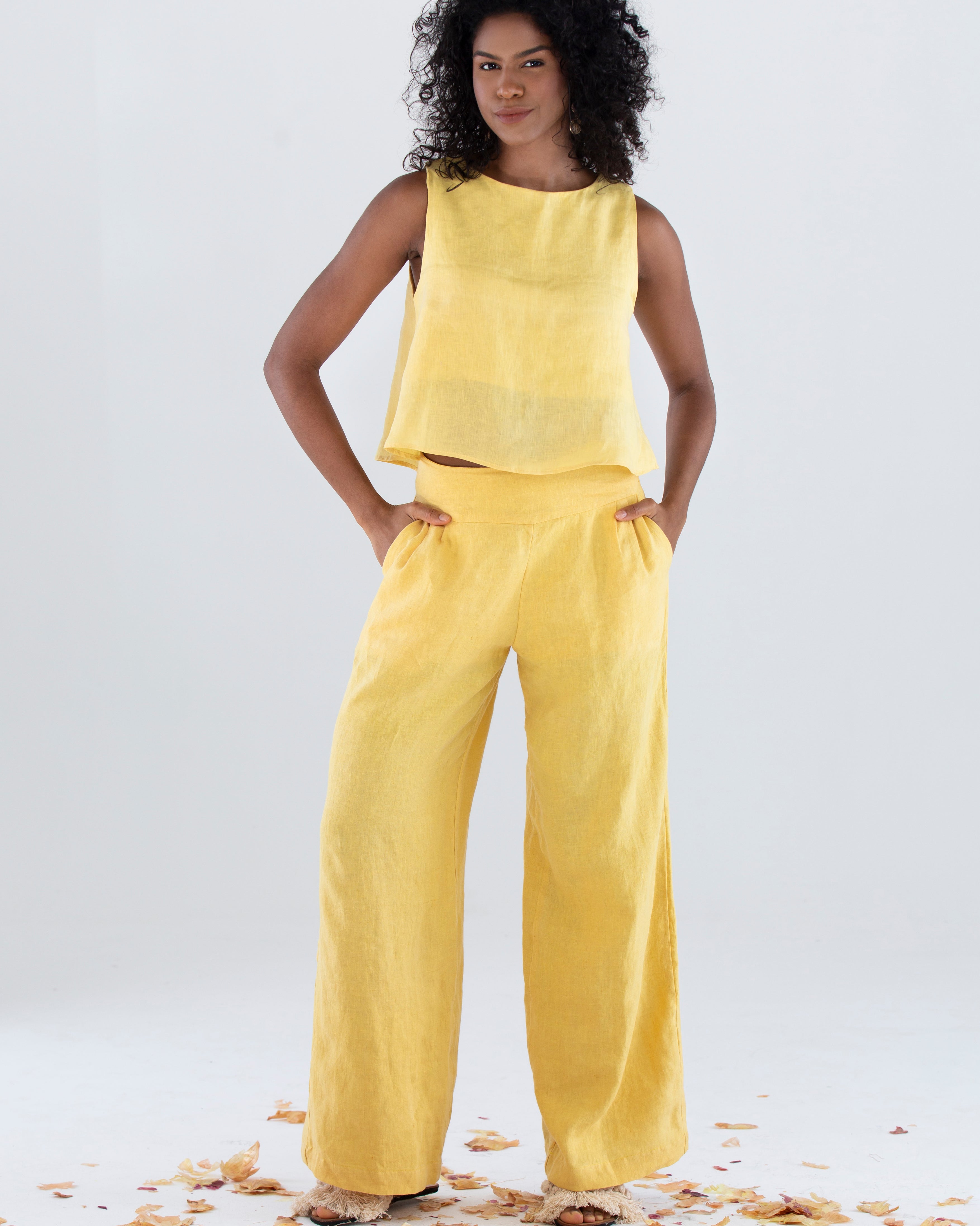 Blusa-Bata-e-calca-em-Linho-sustentavel-atemporal-amarela