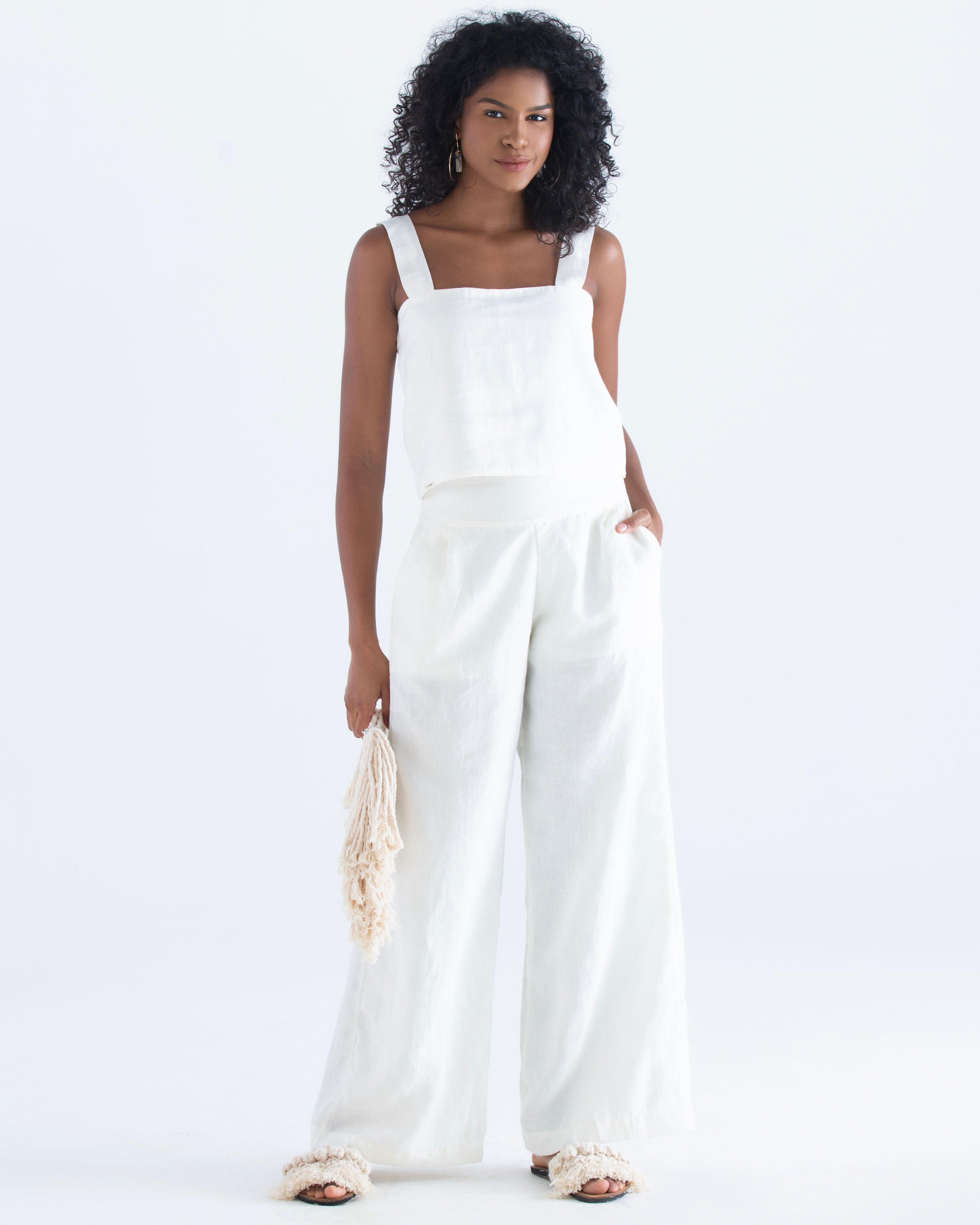 blusa-decote-quadrado-e-calca-feminina-em-linho-sustentavel-atemporal-branca