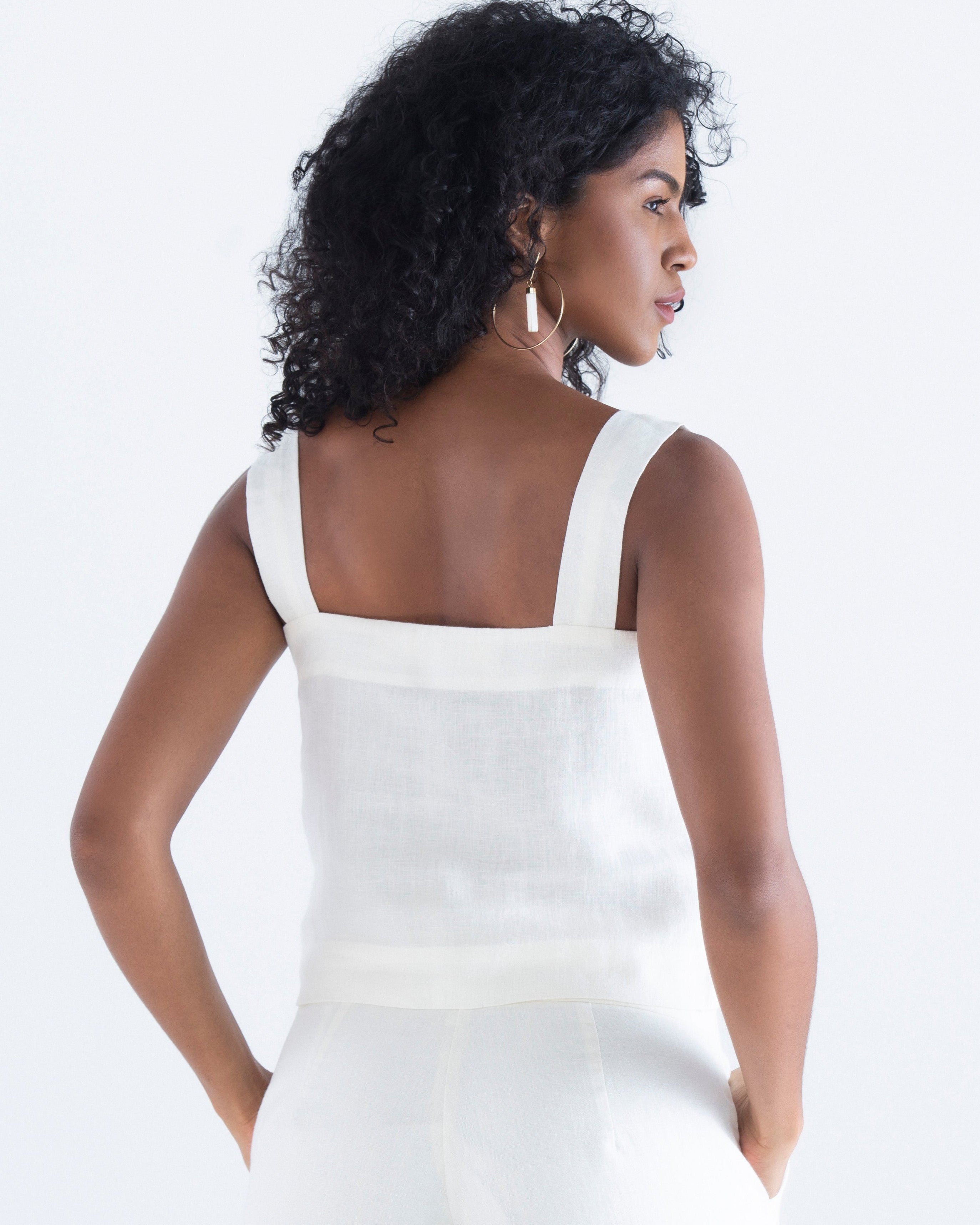 blusa-decote-quadrado-e-calca-feminina-em-linho-sustentavel-atemporal-branca