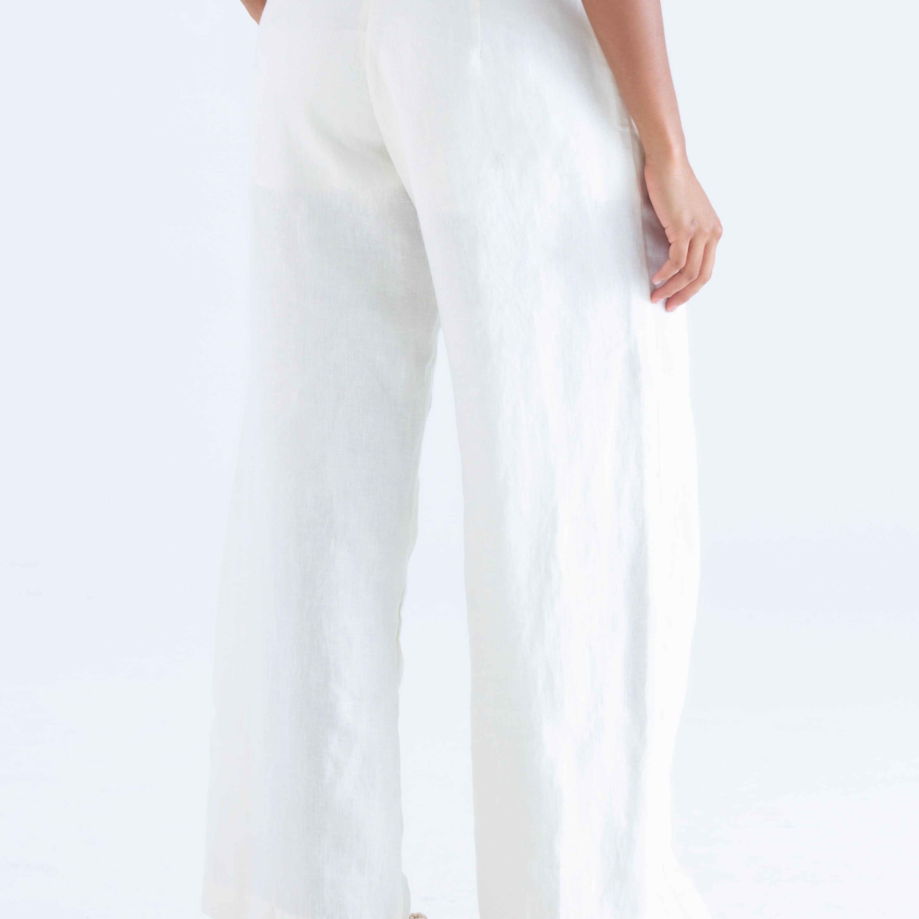 calca-pantalona-alfaitaria-feminina-sustentavel-e-atemporal-em-linho-branca-offwhite