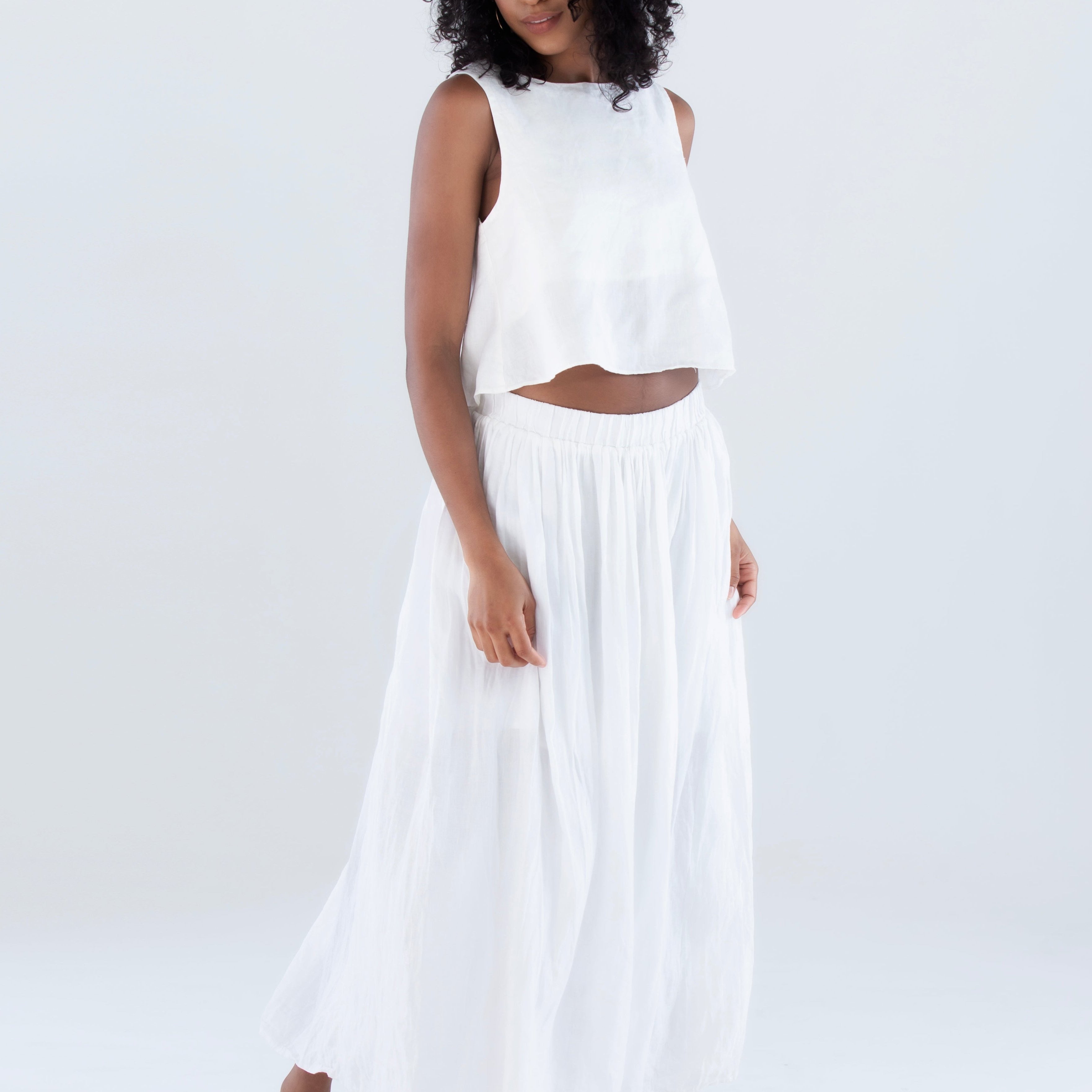 Blusa-Bata-e-saia-em-Linho-sustentavel-atemporal-branca-offwhite