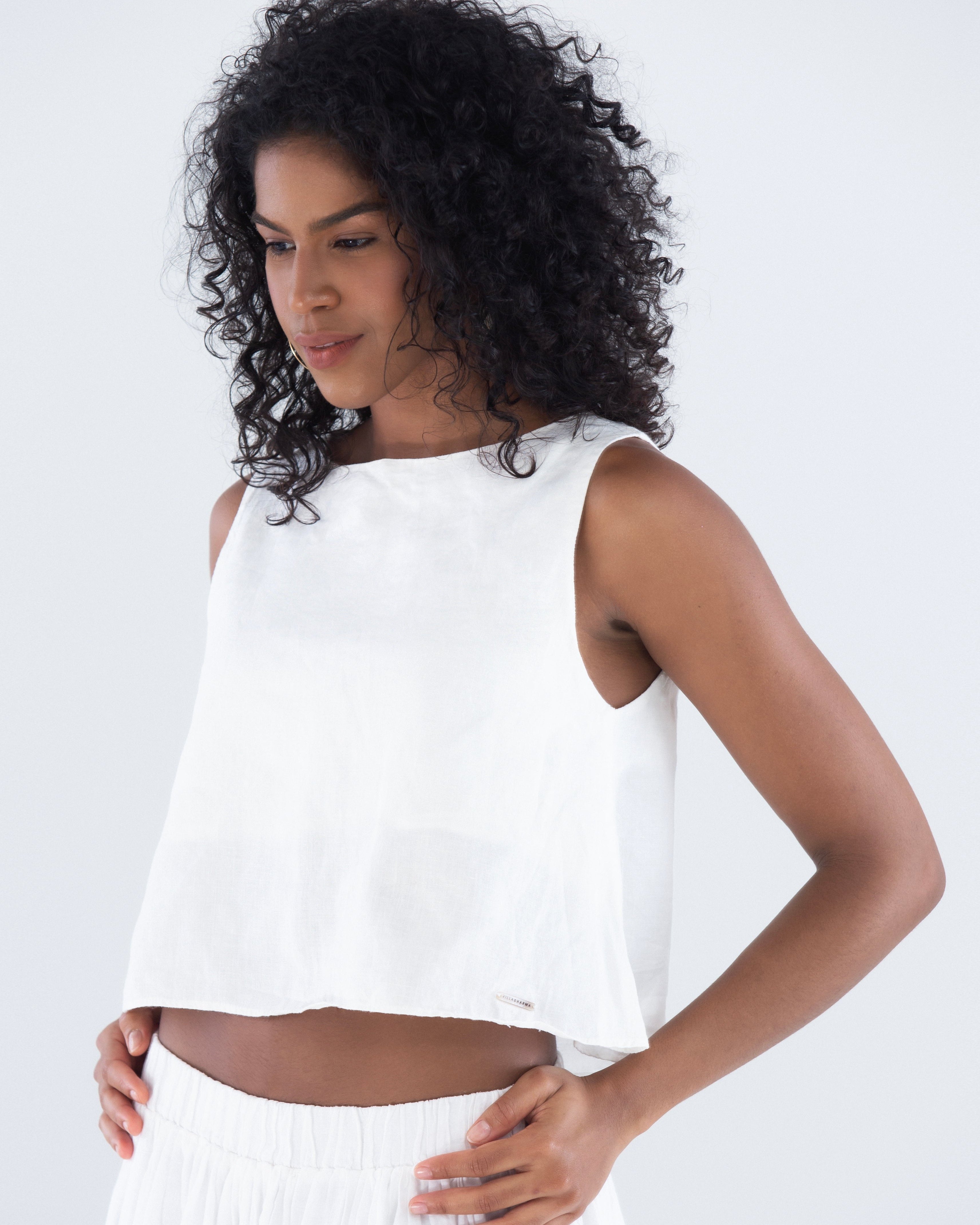 Blusa-Bata-em-Linho-sustentavel-atemporal-branca-offwhite
