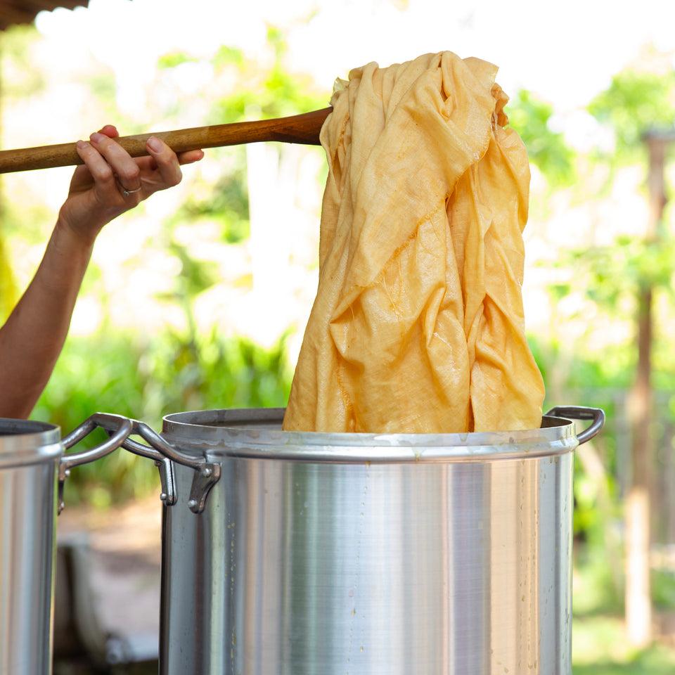 Tingimento Natural em Algodão Orgânico ou Linho Puro - Villa Dharma Rouparia Consciente
