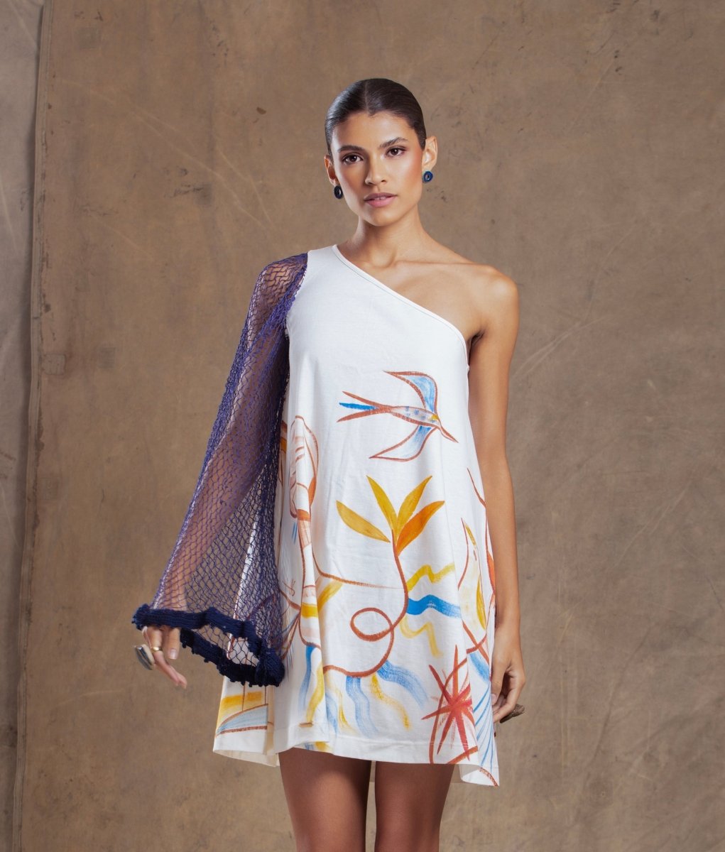 Vestido Curto Malha de Algodão Orgânico Pintado à Mão e Mangas Rede de Pesca ARIELL - Villa Dharma Rouparia Consciente