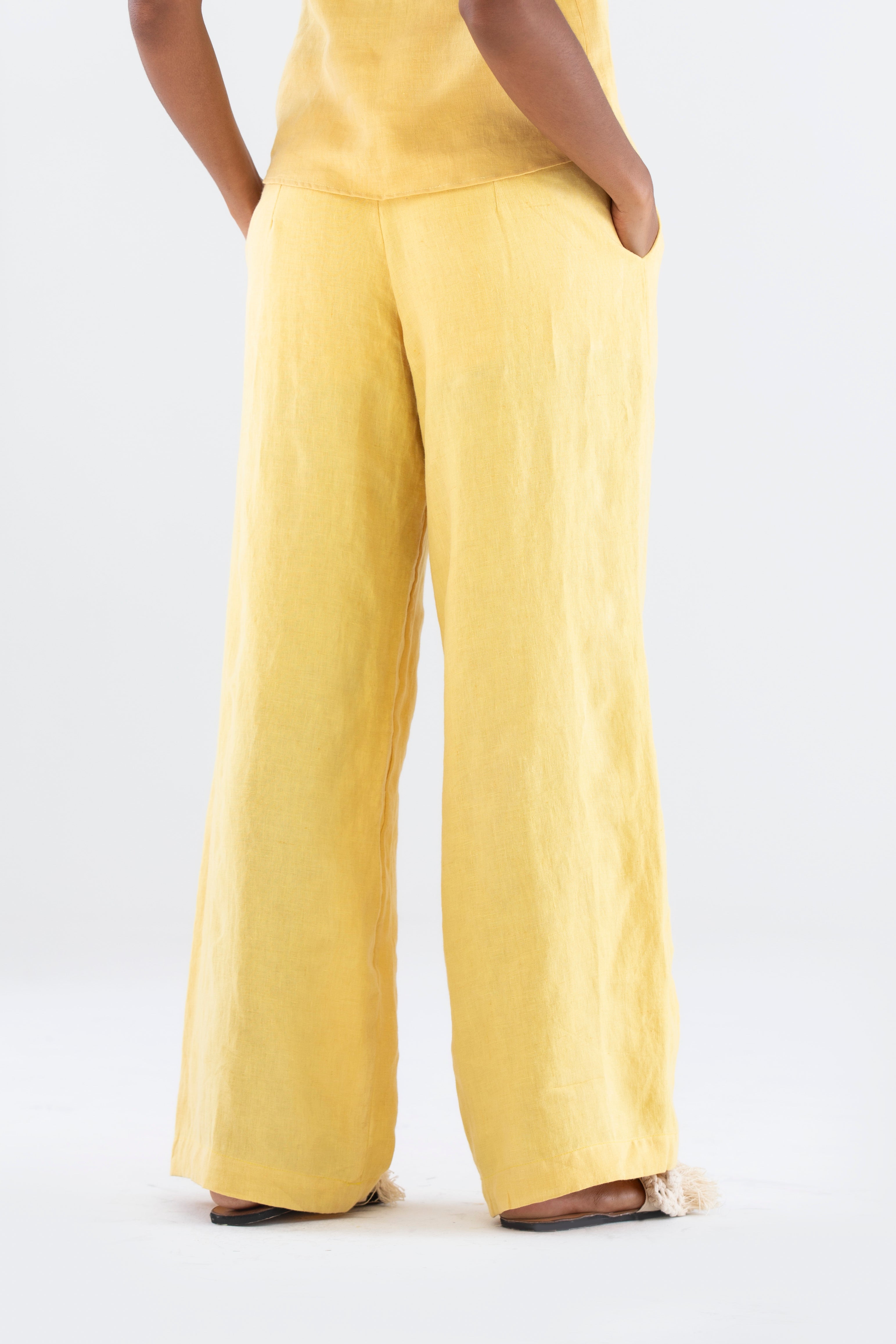 calca-pantalona-alfaitaria-feminina-sustentavel-e-atemporal-em-linho-amarela