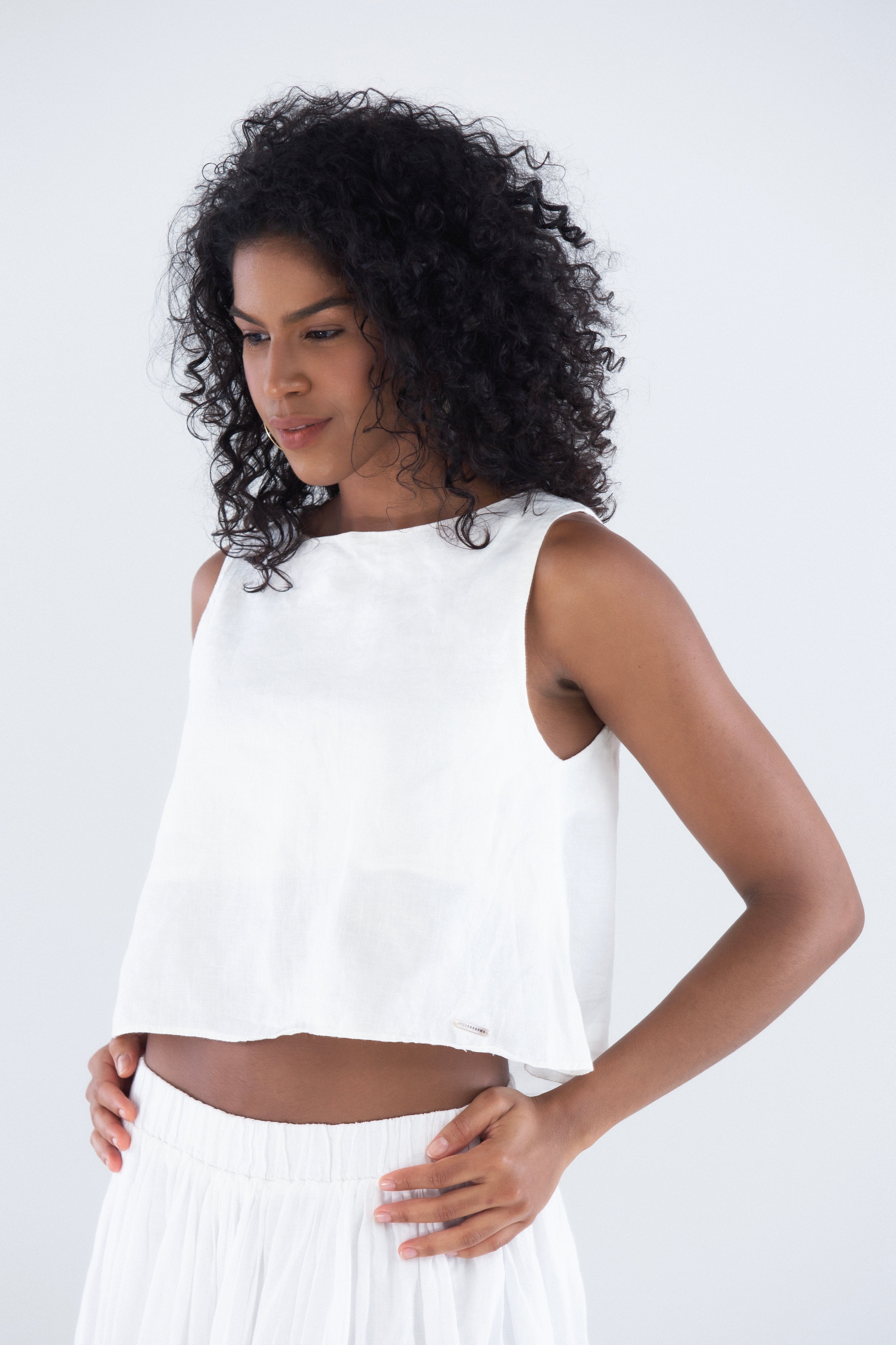 Blusa-Bata-em-Linho-sustentavel-atemporal-branca-offwhite